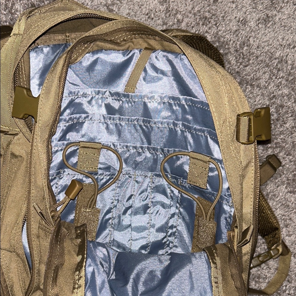 Condor Tactical EDC / URBAN Assault 
Backpack.  Top #1 rated backpack

Best #1 - Picture 5 of 5